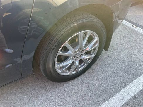 Used 2023 Buick Enclave Premium w/ Experience Buick Package FWD image 9