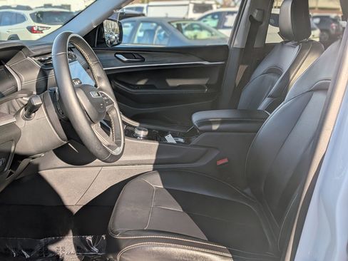 Used 2022 Jeep Grand Cherokee L Limited image 16