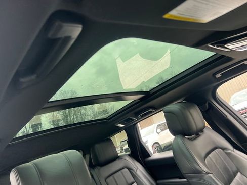 Used 2018 Land Rover Range Rover Sport HSE image 35