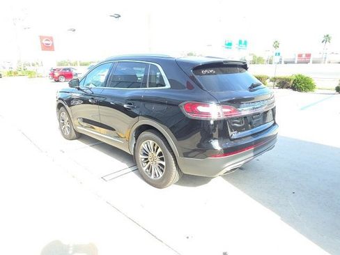 Used 2022 Lincoln Nautilus FWD w/ Premium Package image 6