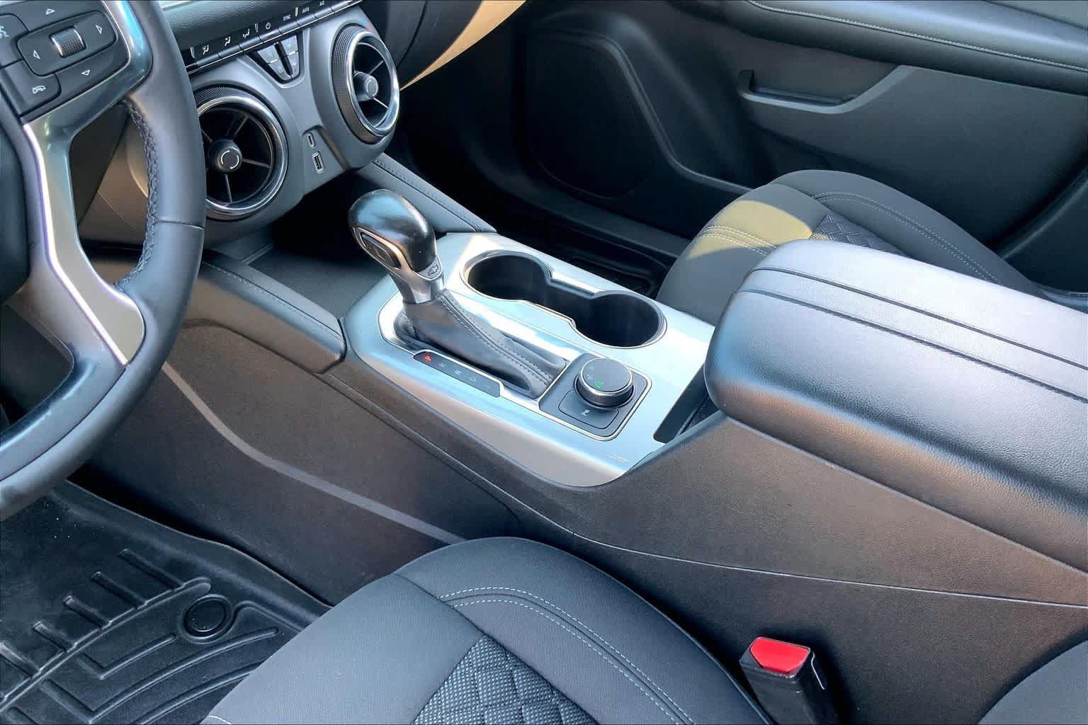 Used 2019 Chevrolet Blazer LT FWD image 17