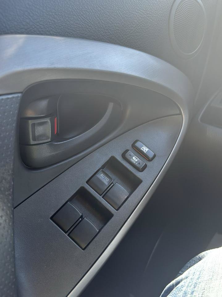 Used 2007 Toyota RAV4 Sport FWD image 12