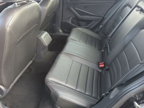 Certified 2024 Volkswagen Jetta SE image 17