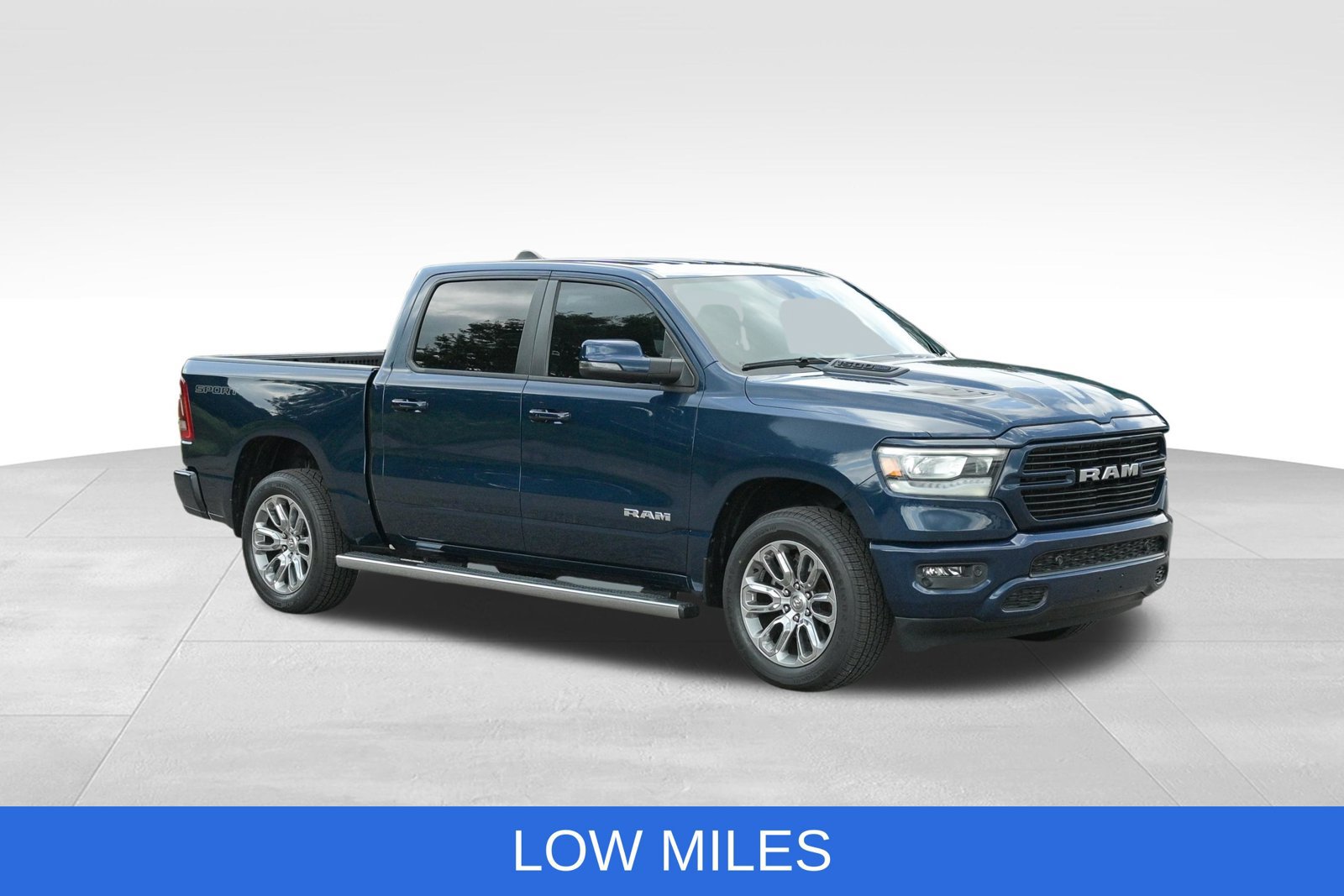 Used 2023 RAM 1500 Laramie AWD/4WD image 12