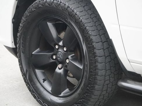 Used 2016 RAM 1500 Express AWD/4WD image 25