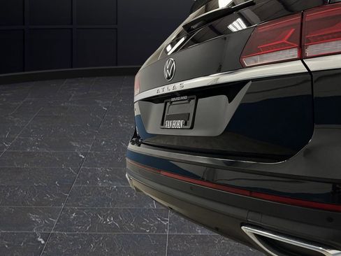 Used 2022 Volkswagen Atlas SE w/ Black Wheel Package image 32