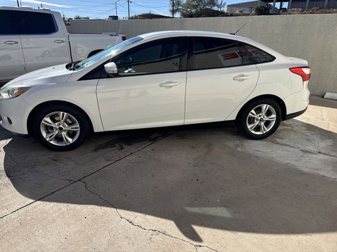 Used 2013 Ford Focus SE image 4