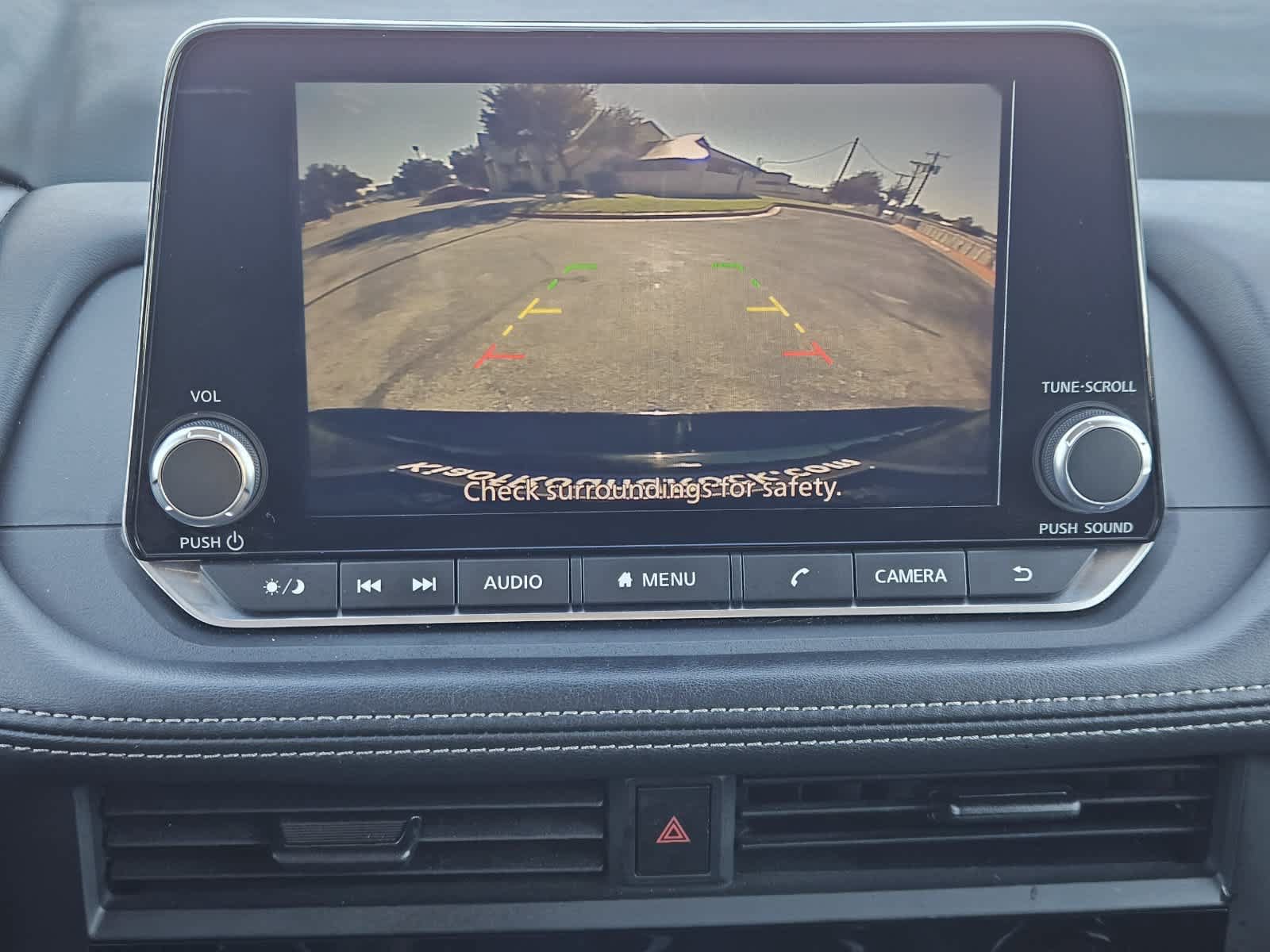 Used 2024 Nissan Rogue S FWD image 17