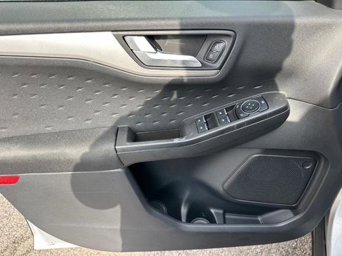 Used 2020 Ford Escape SE FWD image 13
