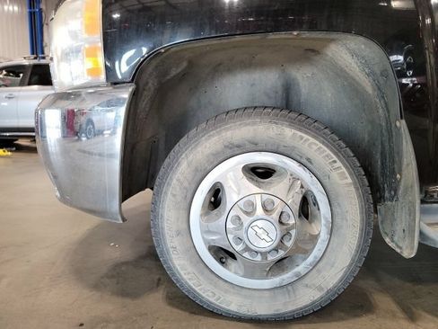 Used 2009 Chevrolet Silverado 3500 LTZ w/ LTZ Plus Package AWD/4WD image 12