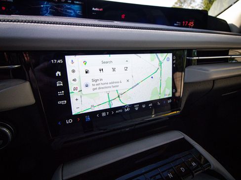 Used 2025 Lincoln Navigator Reserve image 25