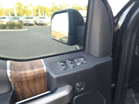 Used 2019 Ford F150 Lariat w/ Equipment Group 502A Luxury image 10