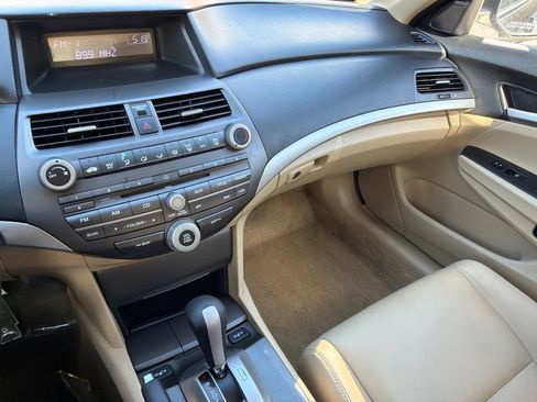 Used 2011 Honda Accord SE image 19