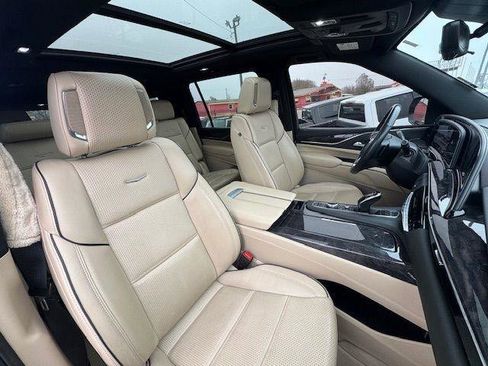 Used 2021 Cadillac Escalade ESV Premium Luxury AWD/4WD image 6