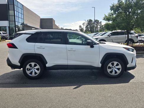 Used 2021 Toyota RAV4 LE FWD image 8