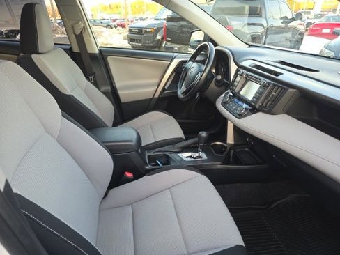 Used 2018 Toyota RAV4 XLE image 9