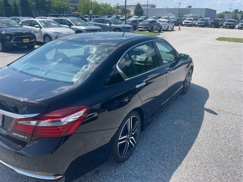 Used 2016 Honda Accord Sport image 12
