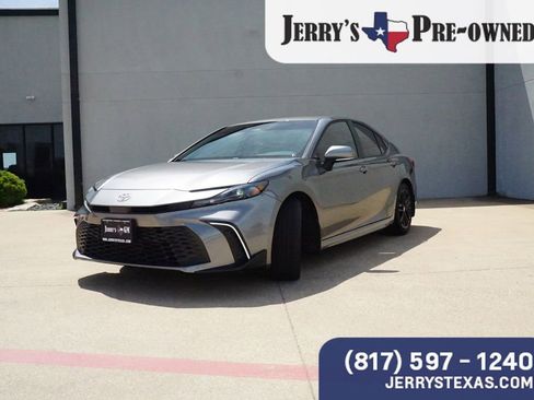 Used 2025 Toyota Camry SE w/ Multimedia Upgrade Package FWD image 1