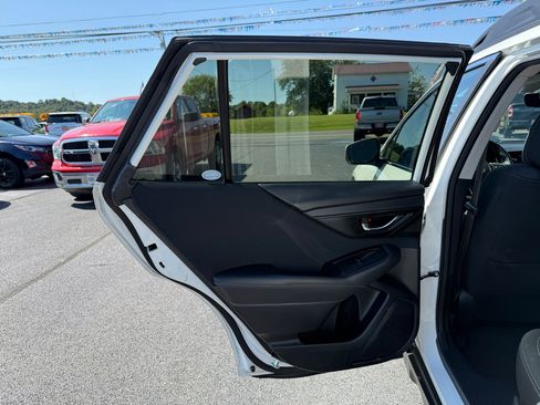 Used 2022 Subaru Outback Premium image 16