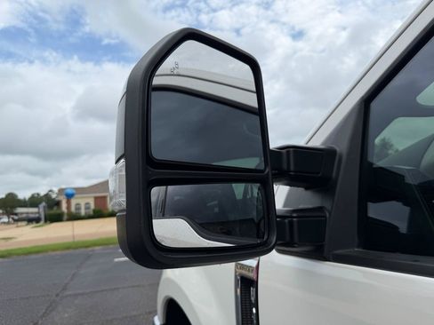 Used 2018 Ford F250 Lariat w/ Lariat Ultimate Package AWD/4WD image 10
