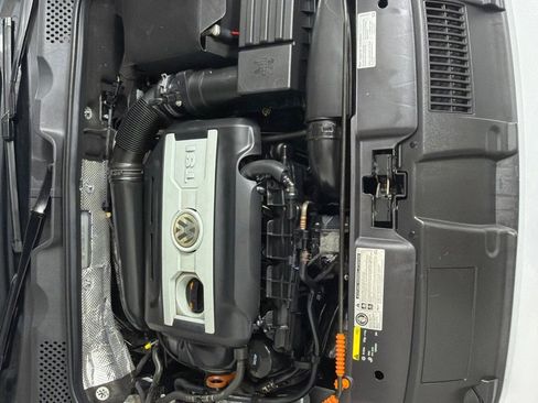 Used 2013 Volkswagen Beetle 2.0T image 33