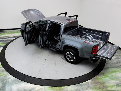 Used 2021 Chevrolet Colorado Z71 w/ Safety Package RWD image 41