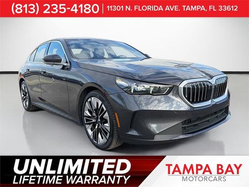 Used 2025 BMW 540i xDrive AWD/4WD image 1
