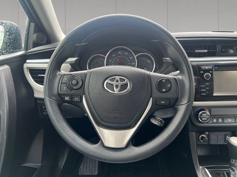 Used 2016 Toyota Corolla LE FWD image 13