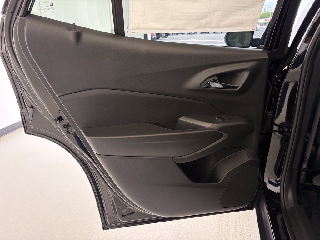 New 2026 Chevrolet Trax LS w/ LS Convenience Package FWD image 28