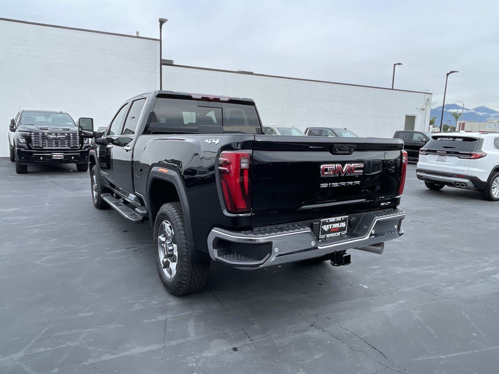 New 2026 GMC Sierra 3500 SLT w/ SLT Premium Package AWD/4WD image 7