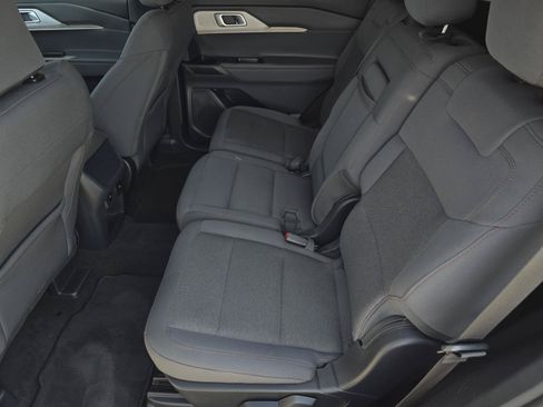 Used 2025 Ford Explorer Active RWD image 27