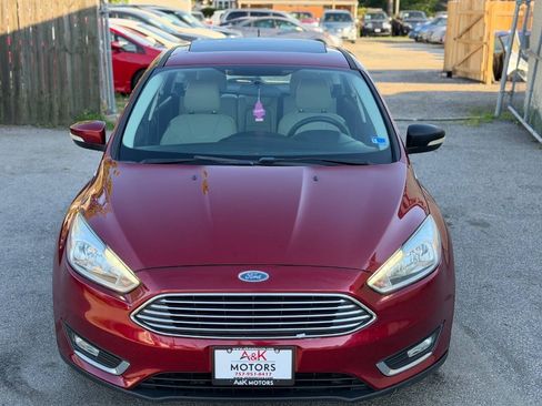 Used 2016 Ford Focus Titanium FWD image 4
