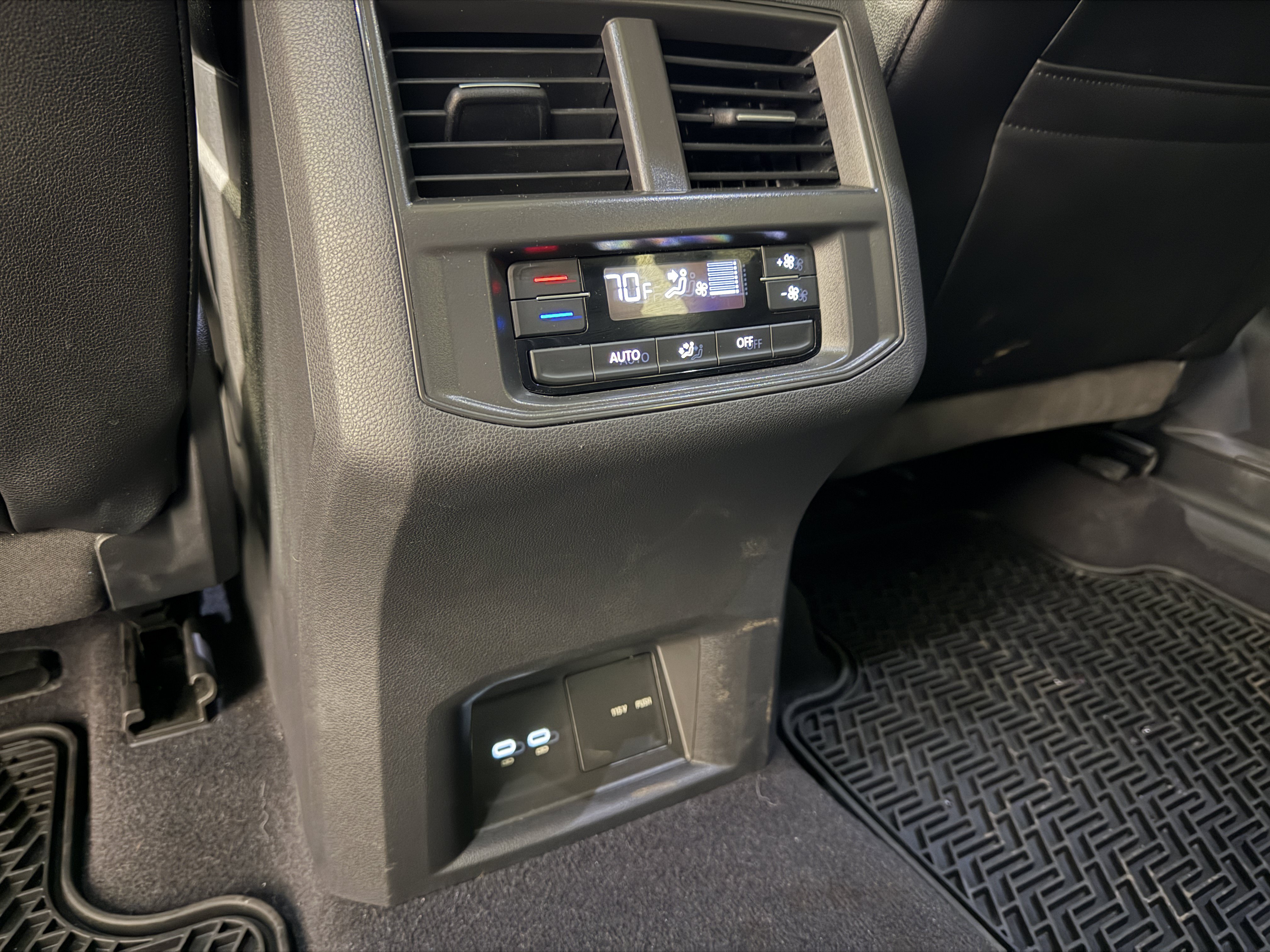 Used 2021 Volkswagen Atlas SEL w/ MDO Package (Bench Seat) AWD/4WD image 22