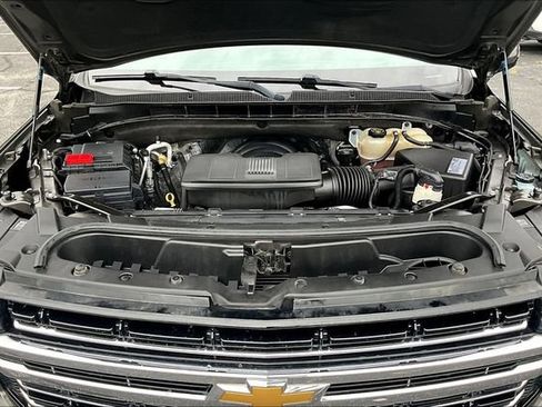 Used 2021 Chevrolet Suburban LT w/ LT Signature Package AWD/4WD image 31