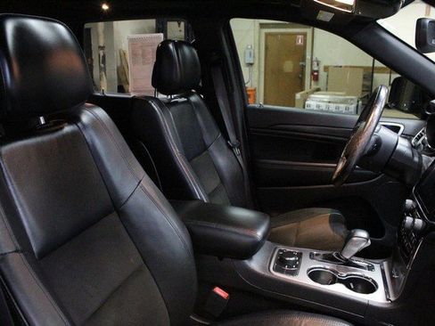 Used 2020 Jeep Grand Cherokee Altitude image 11