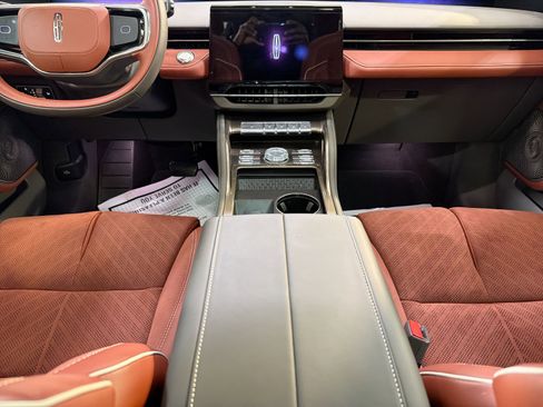 Used 2024 Lincoln Nautilus Black Label image 22