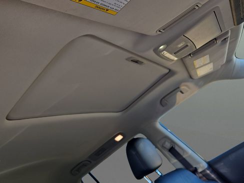 Used 2024 Nissan Armada SL image 16