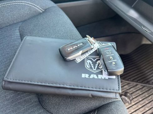 Used 2019 RAM 1500 Big Horn AWD/4WD image 49