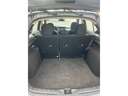 Used 2023 Nissan Kicks SV w/ Interior Electronics Package FWD image 8