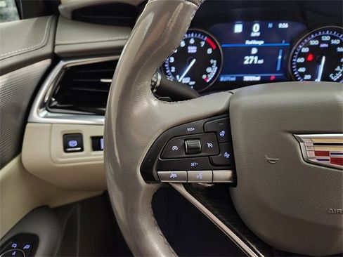 Used 2021 Cadillac XT6 Premium Luxury image 28