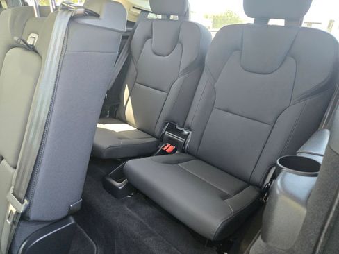 Certified 2025 Volvo XC90 B6 Plus AWD/4WD image 17