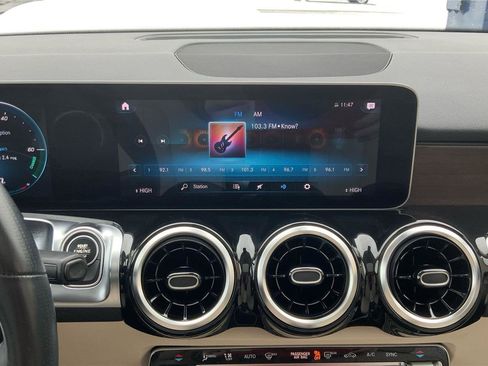 Used 2020 Mercedes-Benz GLB 250 4MATIC image 13