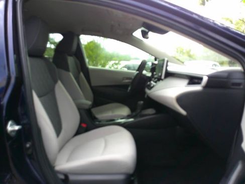 Used 2020 Toyota Corolla LE FWD image 18