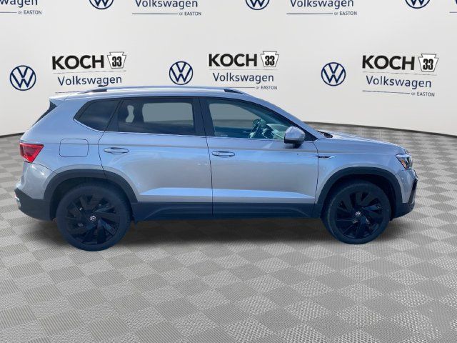 Used 2024 Volkswagen Taos SE AWD/4WD image 8