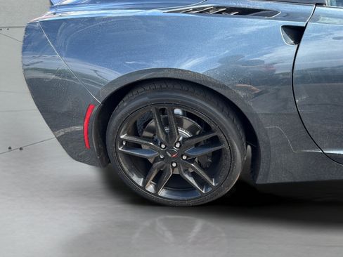 Used 2019 Chevrolet Corvette Stingray Coupe w/ Carbon Flash Badge Package RWD image 35