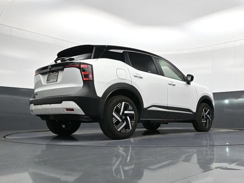 Used 2025 Nissan Kicks SV FWD image 22