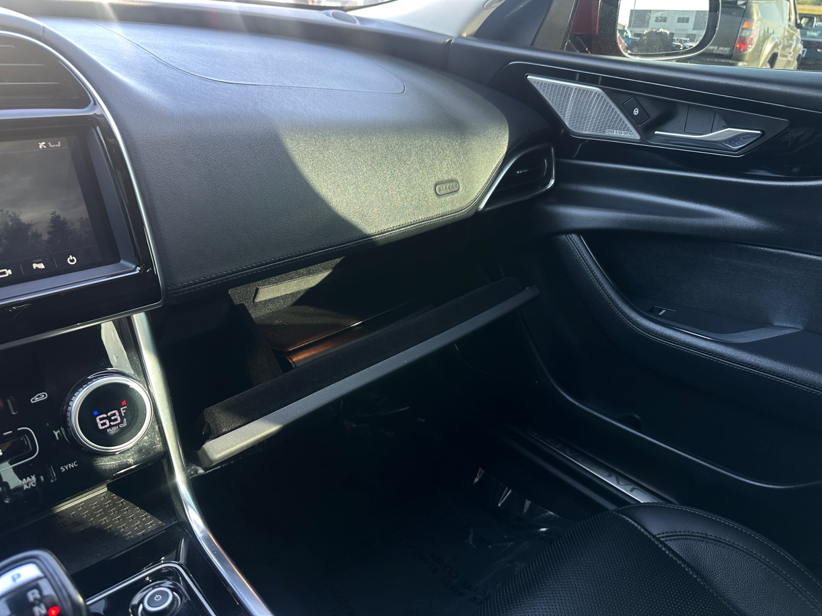 Used 2020 Jaguar XE S RWD image 25