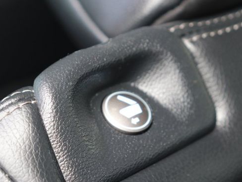 Used 2025 Honda Pilot EX-L image 14
