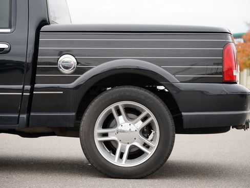 Used 2002 Lincoln Blackwood image 11