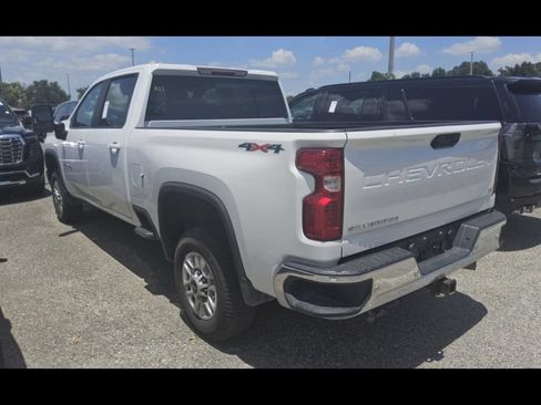 Used 2023 Chevrolet Silverado 2500 LT w/ Convenience Package AWD/4WD image 4